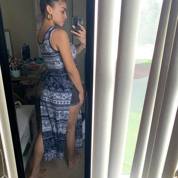 Elephant Slit Dress - Picture 3 of 4